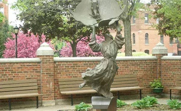 Dancing Francis statue at Viterbo