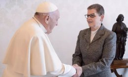 Sister Sue Ernster meets Pope Francis