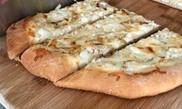 Roasted Garlic White Chicken Pizza